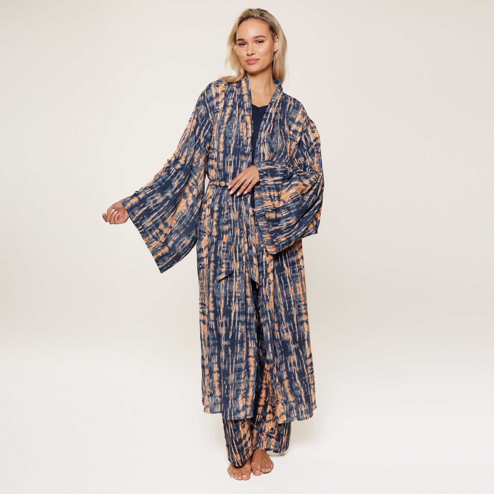 8106 Kimono