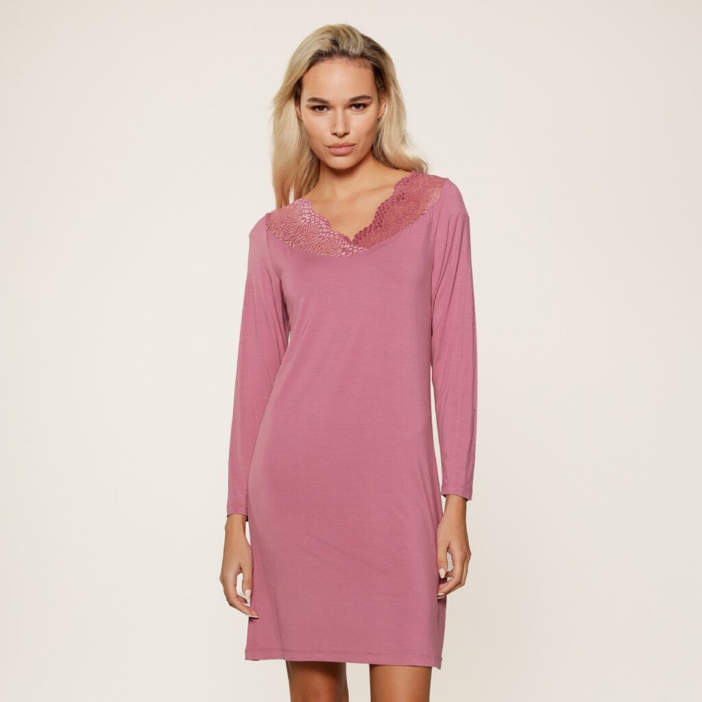 8121 Kleid
