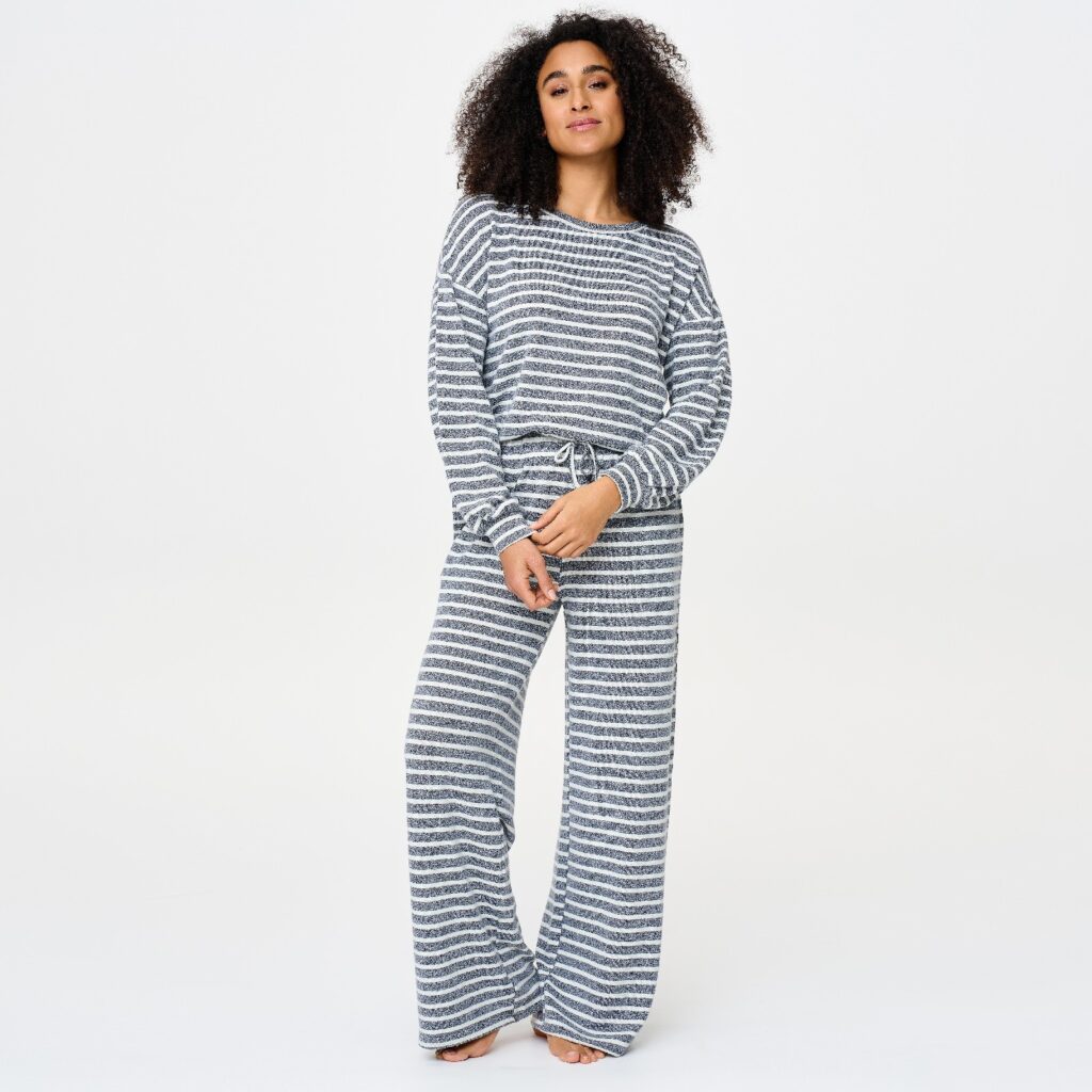 8613 Howewear Set